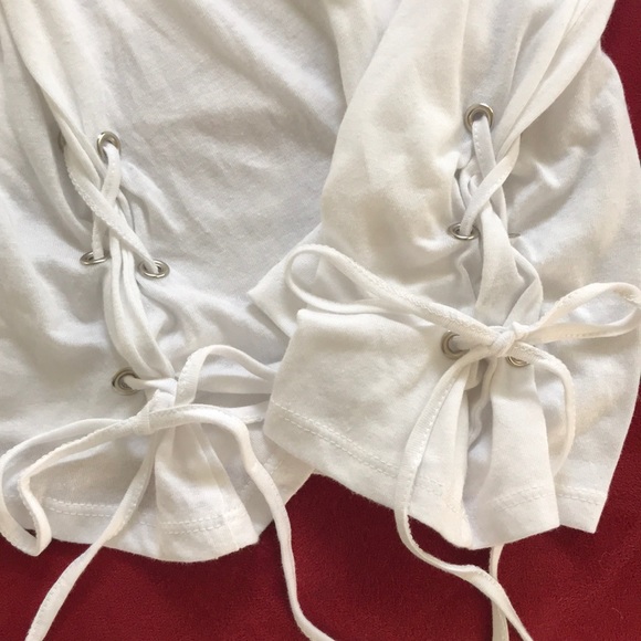 Peanuts T-shirt with cute side ties - Picture 4 of 5